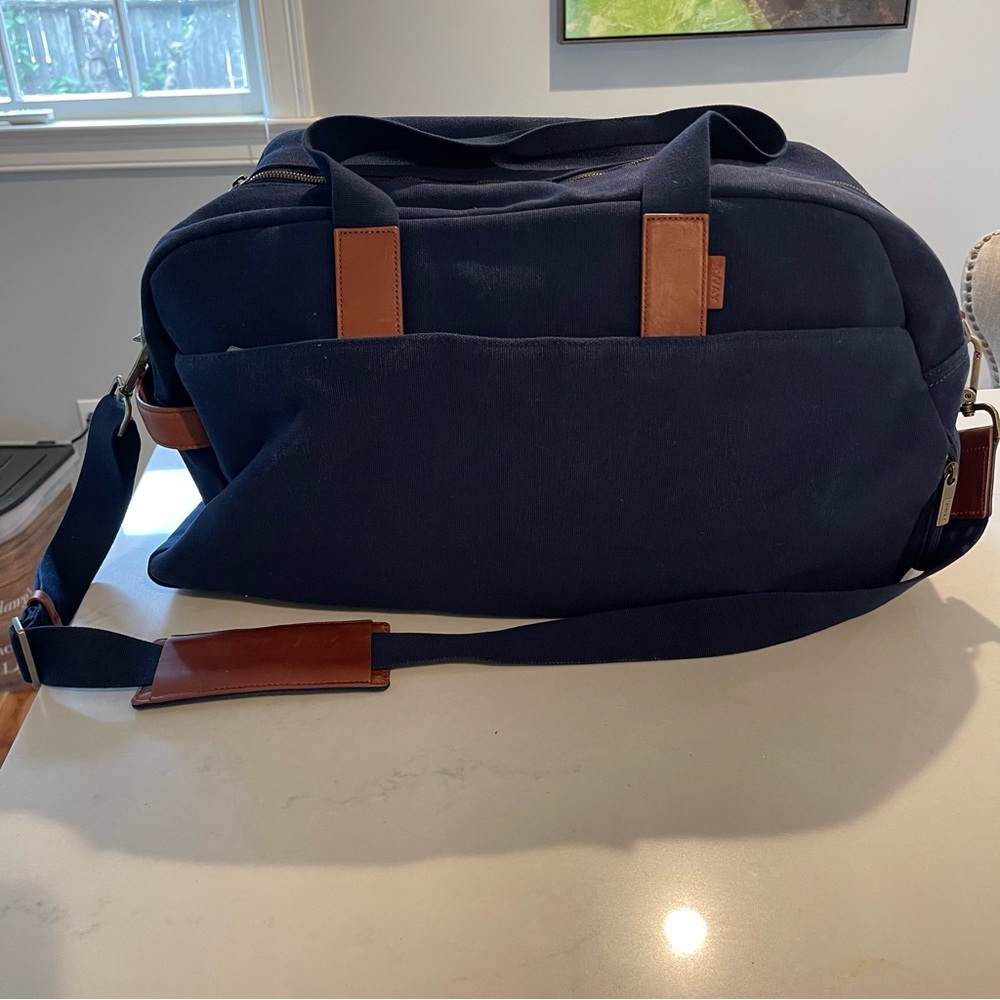 NWOT AWAY Weekender Duffle Bag